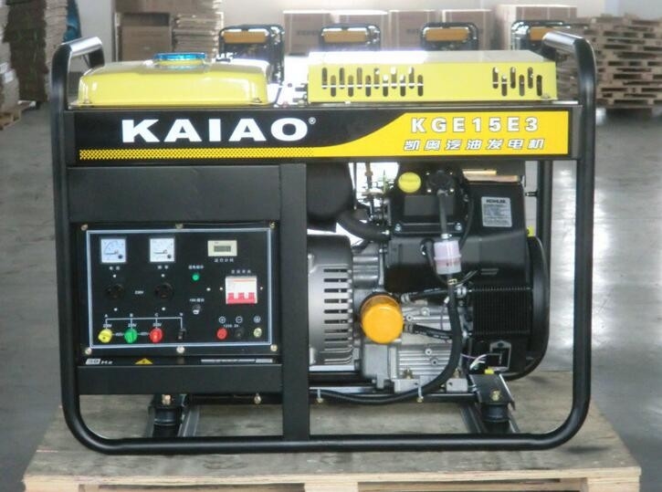 KGE15E3 16kva Máy phát điện xăng di động 3 giai đoạn với bảng điều khiển kỹ thuật số